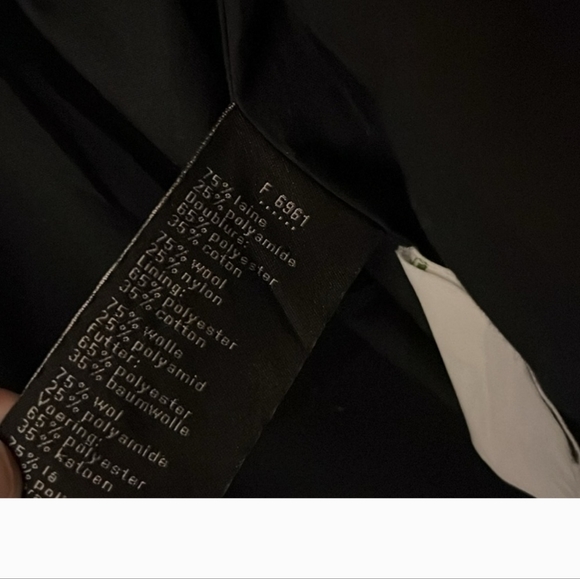 Lacoste winter coat - Picture 7 of 10